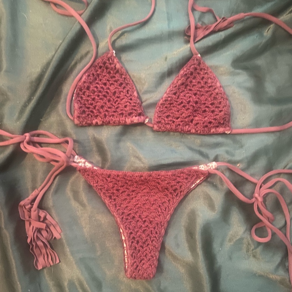 Acacia merlot crochet set